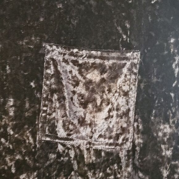 NWOT Boutique Black Velvet slit Back shirt - Picture 2 of 11